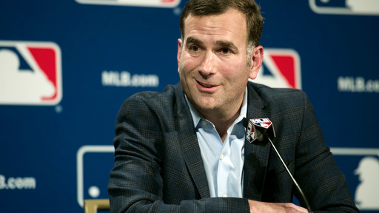 GM Rick Hahn stays busy as White Sox continue to rebuild